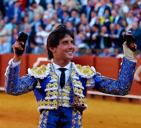 Roca Rey, Obligado a Cortar Temporada